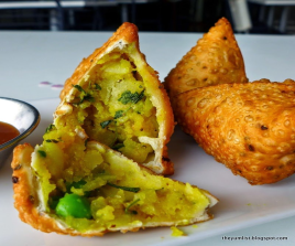 SN08 Samosa - Potato (1 Piece)